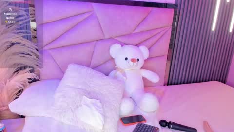 Snapshot of alisse_miller chatting on 06-09-26, 04:57 Alisse Miller online show from 06-09-26, 04:57