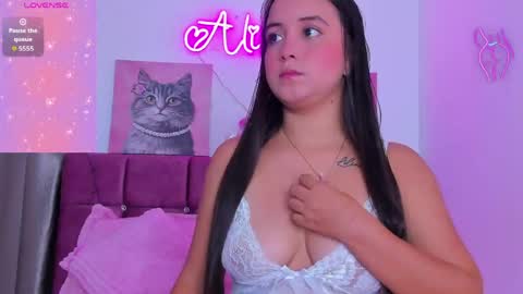 Alisson  online show from 04-11-26, 02:21