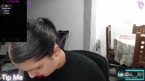 Snapshot of alix_beltran chatting on 04-15-26, 01:45 Alix online show from 04-15-26, 01:45