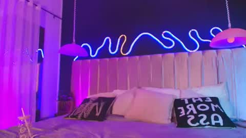 Snapshot of alixx_von_d chatting on 06-19-26, 11:47 Ali online show from 06-19-26, 11:47