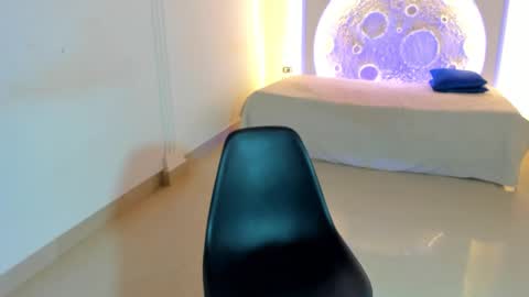 Snapshot of allanna_15_ chatting on 12-06-24, 05:44 Allanna online show from 12-06-24, 05:44