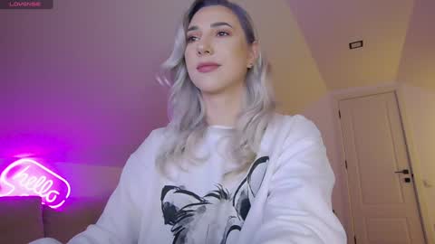 A day u didnt smile is a lost day online show from 02-11-26, 09:58