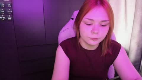 Snapshot of alli_zi chatting on 06-11-26, 08:12 Blair online show from 06-11-26, 08:12