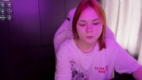 Snapshot of alli_zi chatting on 06-12-26, 08:13 Blair online show from 06-12-26, 08:13