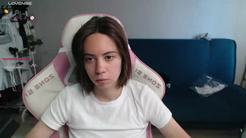 Snapshot of allie_hazie chatting on 06-18-26, 12:55 alice online show from 06-18-26, 12:55