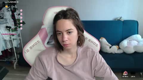 Snapshot of allie_hazie chatting on 06-21-26, 12:35 alice online show from 06-21-26, 12:35