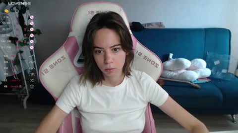 Snapshot of allie_hazie chatting on 08-02-26, 01:37 alice online show from 08-02-26, 01:37