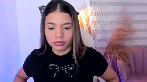 Snapshot of allison_owensxx chatting on 06-11-26, 11:08 Allison online show from 06-11-26, 11:08