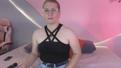 Snapshot of allisonroberts_ chatting on 05-02-26, 11:48 Alli online show from 05-02-26, 11:48