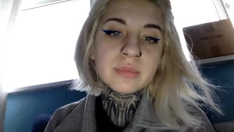 Snapshot of allisonxalfred chatting on 03-27-26, 02:28 AllisonXAlfred online show from 03-27-26, 02:28