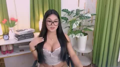 Snapshot of alluring_brianna08 chatting on 06-11-26, 12:32 Brianna online show from 06-11-26, 12:32