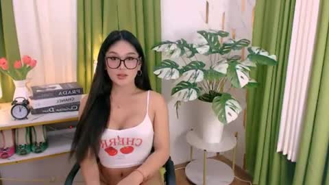 Snapshot of alluring_brianna08 chatting on 06-23-26, 05:44 Brianna online show from 06-23-26, 05:44