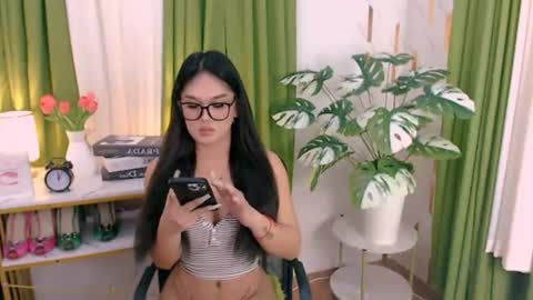 Snapshot of alluring_brianna08 chatting on 06-25-26, 05:28 Brianna online show from 06-25-26, 05:28
