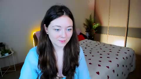 Snapshot of alluringeyess chatting on 06-14-26, 04:47 alluringeyess online show from 06-14-26, 04:47