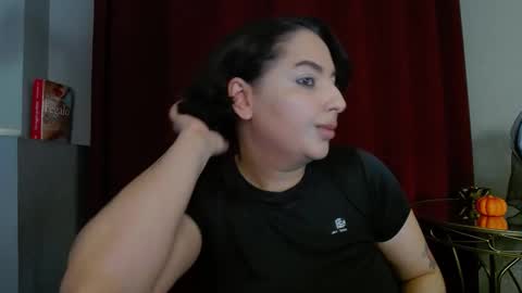 Snapshot of allyiah chatting on 10-29-25, 07:37 online show from 10-29-25, 07:37