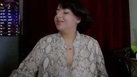 Snapshot of allyiah chatting on 11-11-25, 06:08 online show from 11-11-25, 06:08