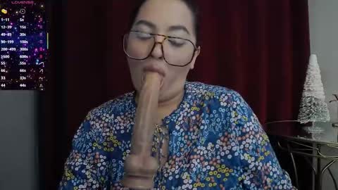 Snapshot of allyiah chatting on 11-29-25, 07:06 online show from 11-29-25, 07:06