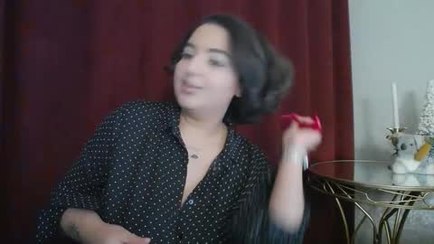 Snapshot of allyiah chatting on 12-18-25, 06:25 online show from 12-18-25, 06:25