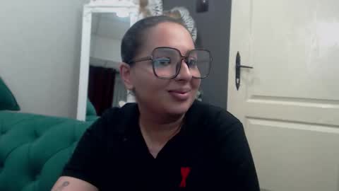 Snapshot of allyiah chatting on 03-08-26, 02:04 online show from 03-08-26, 02:04