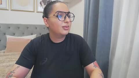 Snapshot of allyiah chatting on 03-17-26, 09:29 online show from 03-17-26, 09:29