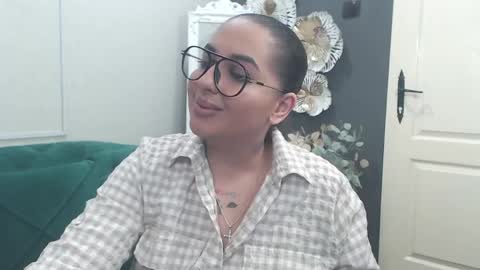 Snapshot of allyiah chatting on 04-07-26, 09:59 online show from 04-07-26, 09:59