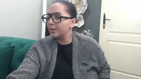 Snapshot of allyiah chatting on 04-12-26, 02:44 online show from 04-12-26, 02:44