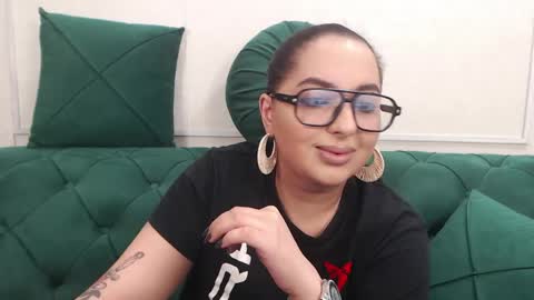 Snapshot of allyiah chatting on 04-13-26, 04:23 online show from 04-13-26, 04:23