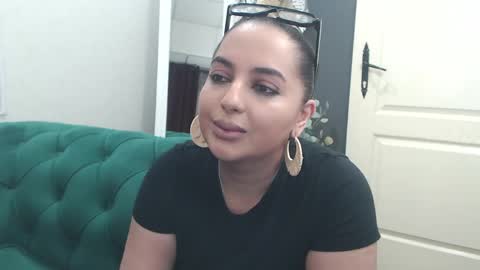 Snapshot of allyiah chatting on 04-18-26, 08:31 online show from 04-18-26, 08:31