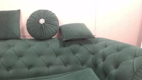 Snapshot of allyiah chatting on 04-19-26, 06:32 online show from 04-19-26, 06:32