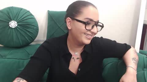 Snapshot of allyiah chatting on 04-21-26, 08:55 online show from 04-21-26, 08:55