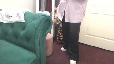 Snapshot of allyiah chatting on 04-30-26, 08:57 online show from 04-30-26, 08:57