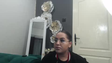 Snapshot of allyiah chatting on 05-05-26, 07:11 online show from 05-05-26, 07:11