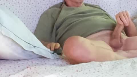 almost 9 online show from 10-05-25, 01:31