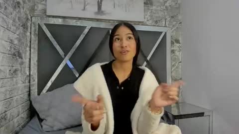 Snapshot of alondrahyh chatting on 03-31-26, 04:40 Alondra online show from 03-31-26, 04:40