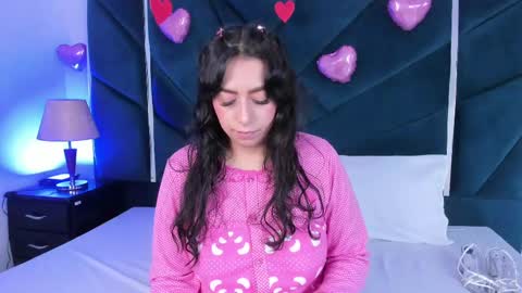 Snapshot of alondramendez chatting on 02-18-25, 04:48 AlondraMendez online show from 02-18-25, 04:48