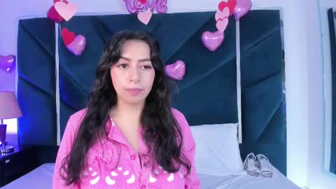 Snapshot of alondramendez chatting on 02-18-25, 10:49 AlondraMendez online show from 02-18-25, 10:49
