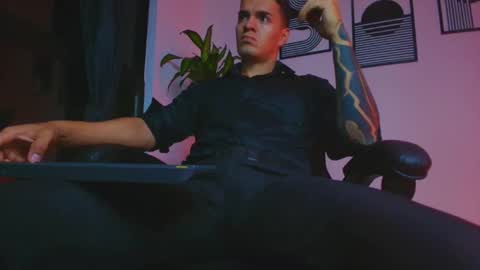 alpha_dominus_ online show from 05-19-26, 04:08