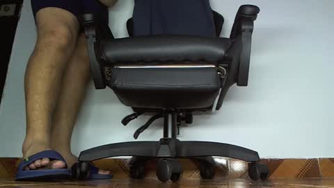 Snapshot of alphacashmaster8 chatting on 04-09-26, 11:59 MASTER FINDOM DRAIN... online show from 04-09-26, 11:59