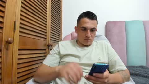 Snapshot of alphadesire69 chatting on 06-11-26, 12:43 AlphaDesire69 online show from 06-11-26, 12:43