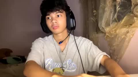 alt_femboy online show from 06-17-26, 04:52