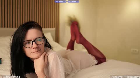 Snapshot of alucidreaming chatting on 11-24-25, 08:19 Lucid Dreaming online show from 11-24-25, 08:19