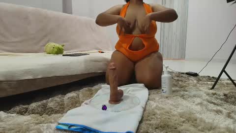 aluna_sm online show from 05-25-26, 04:57