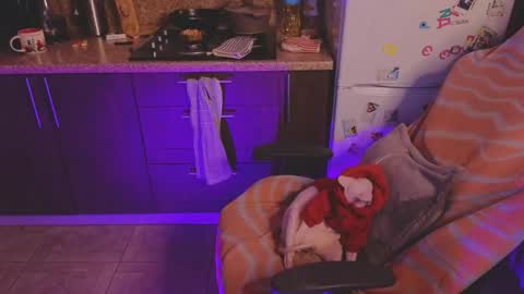 Snapshot of alvin__main chatting on 04-08-26, 10:21 Alvin Puska -- online show from 04-08-26, 10:21