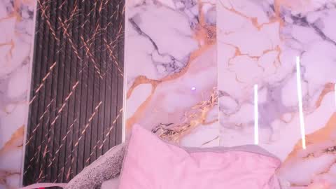 alyson__a online show from 04-15-26, 02:35