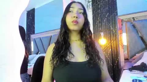 Snapshot of amaia_a chatting on 06-22-26, 07:33 amaia_a online show from 06-22-26, 07:33