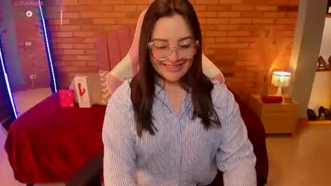 Snapshot of amaia_monet chatting on 06-14-26, 01:13 Hi Im AmaiaHelp me reach 100 likes online show from 06-14-26, 01:13