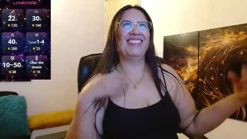 Snapshot of amalia_brunette chatting on 12-20-25, 11:23 AMALIA online show from 12-20-25, 11:23