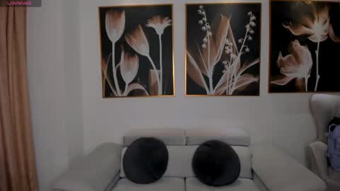 Amalia cruss online show from 05-21-26, 07:43