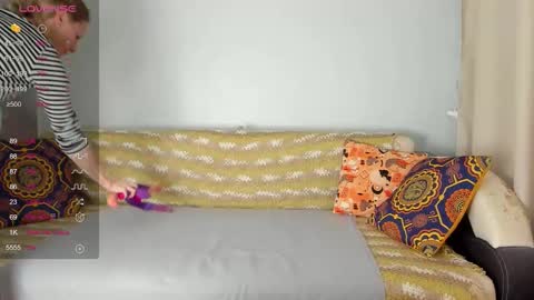 Amalia online show from 12-18-25, 08:09