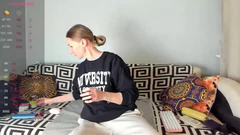 Amalia online show from 12-21-25, 11:06